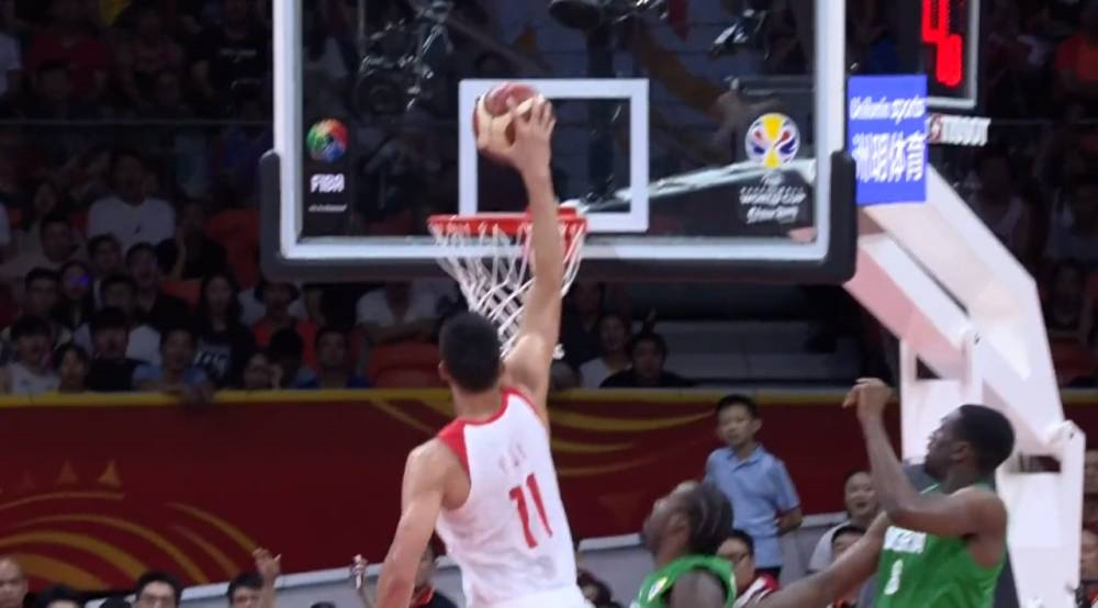  莫兰特暴力美学扣篮集锦，灰熊青年军掀翻快船