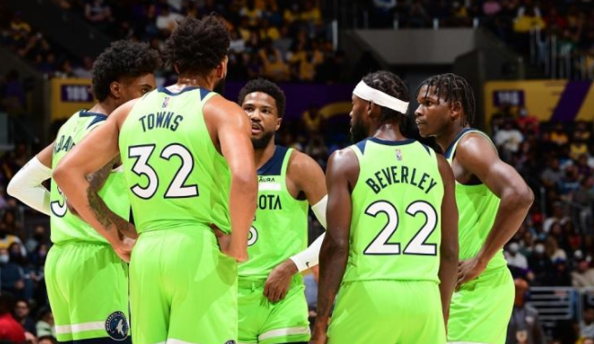  布罗格登末节连中关键球，开拓者险胜鹈鹕保留附加赛希望